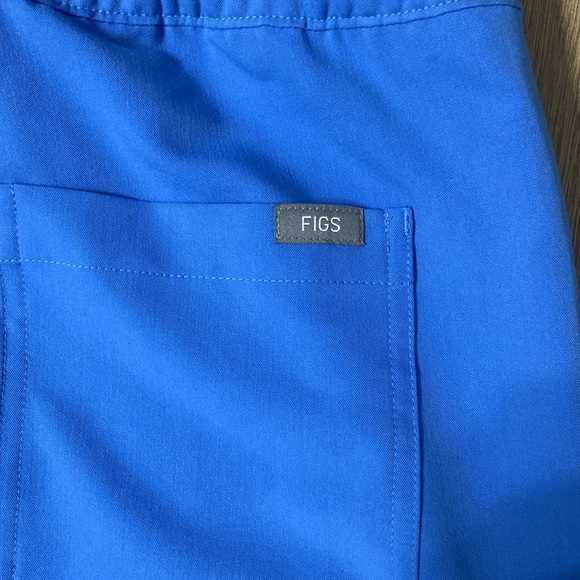 Mens figs scrubs cargo style size medium. Never worn with tag still on - Picture 4 of 4